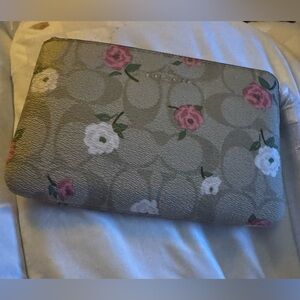 Coach Corner Zip Wristlet in Signature Canvas with Heart Floral Print.